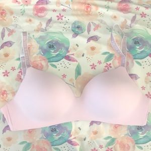 Victoria’s Secret Wireless T Shirt Bra